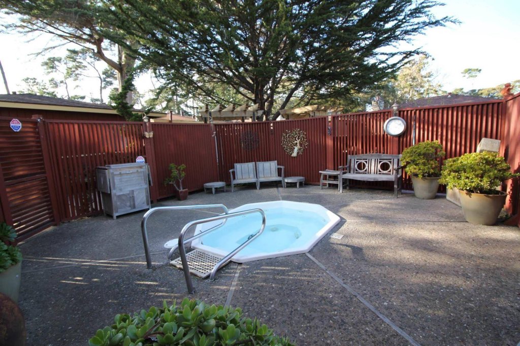 Фото Andril Fireplace Cottages