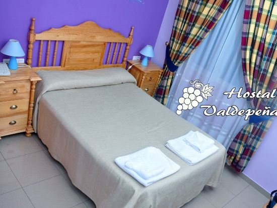 Фото Hostal Valdepeñas by Bossh Hotels
