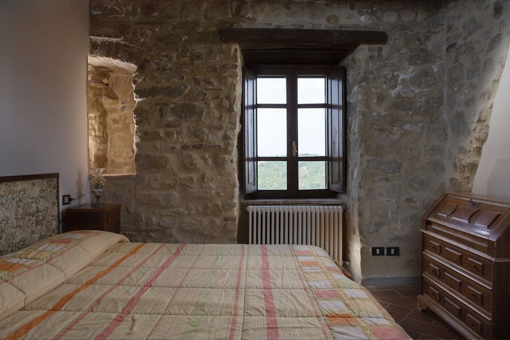 Фото Castello di Cisterna Umbria