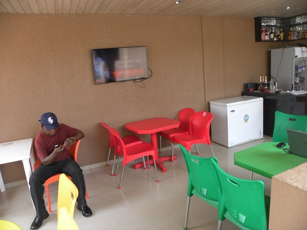 Фото Grandy Suites Hotel