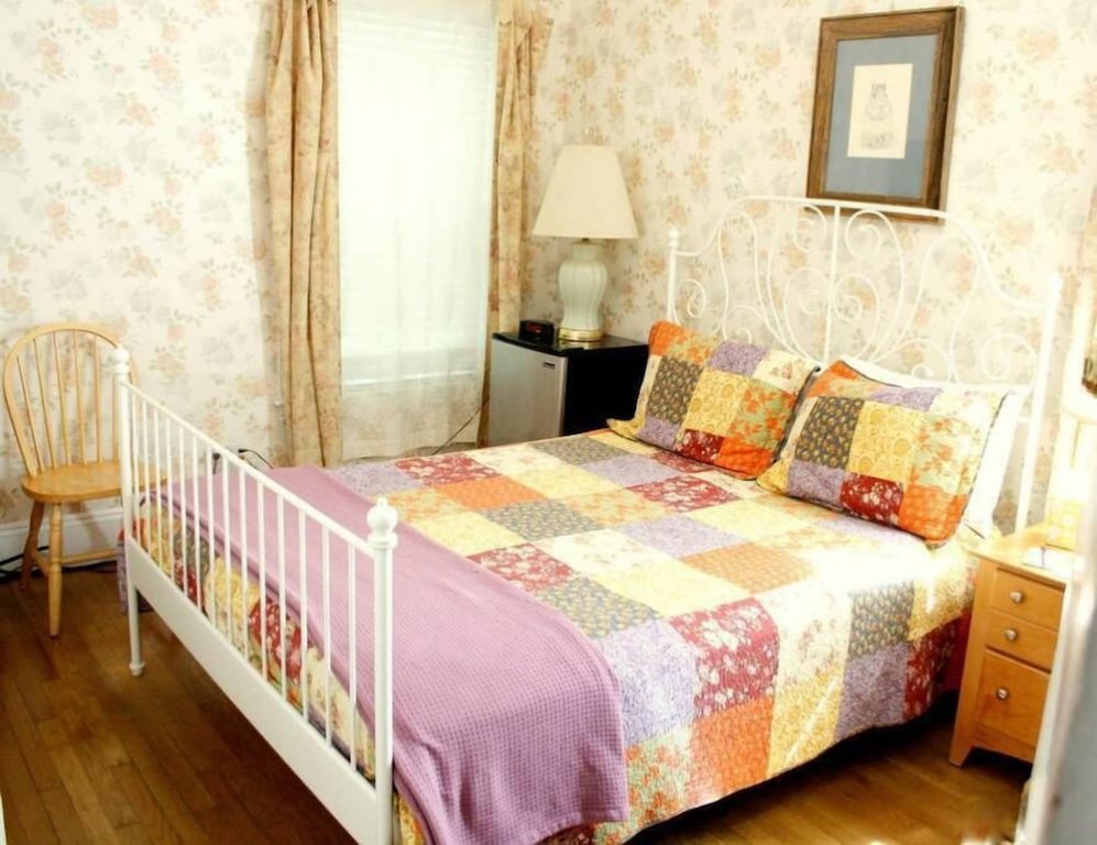 Фото Coolidge Corner Guest House