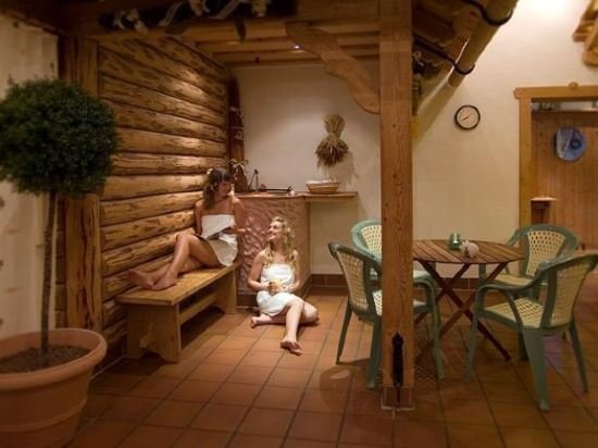 Фото Kurpark-Hotel Bad Dürkheim