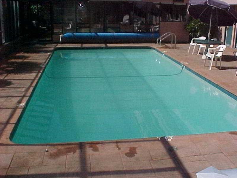 Фото Days Inn by Wyndham Victoria On The Harbour