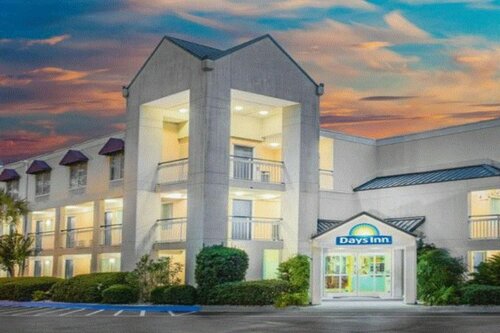 Внешний вид отеля Days Inn Hilton Head в Хилтон-Хед-Айленде, фото 1