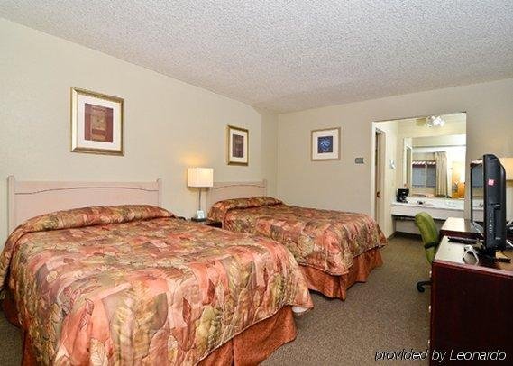 Фото Quality Inn & Suites Airport
