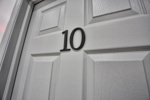 Фото Toronto Rooms and Suites