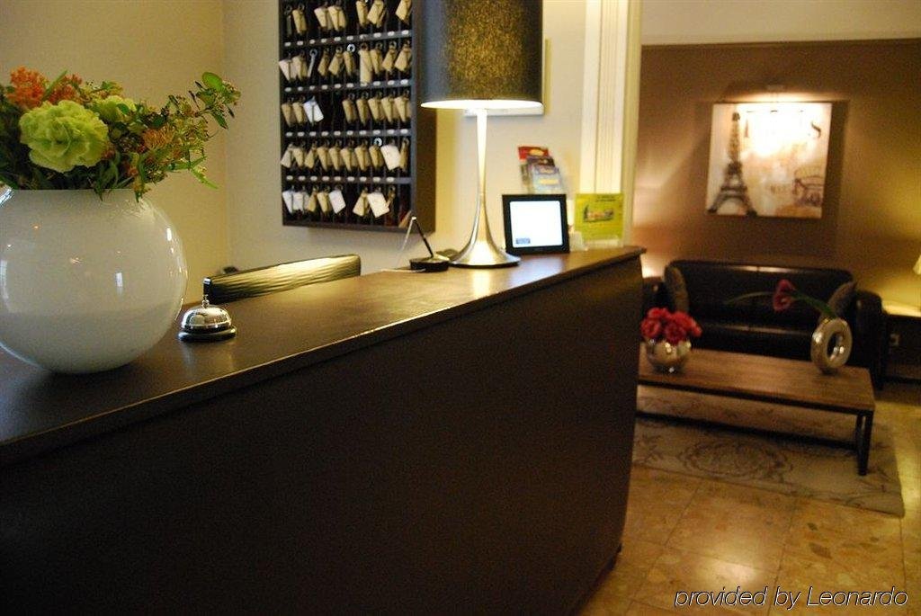 Фото Hotel des Batignolles