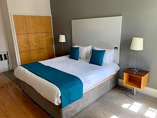 Фото The Angel Hotel