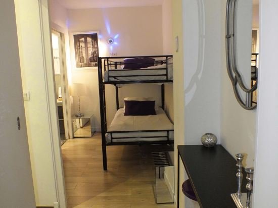 Фото Hotel B Square