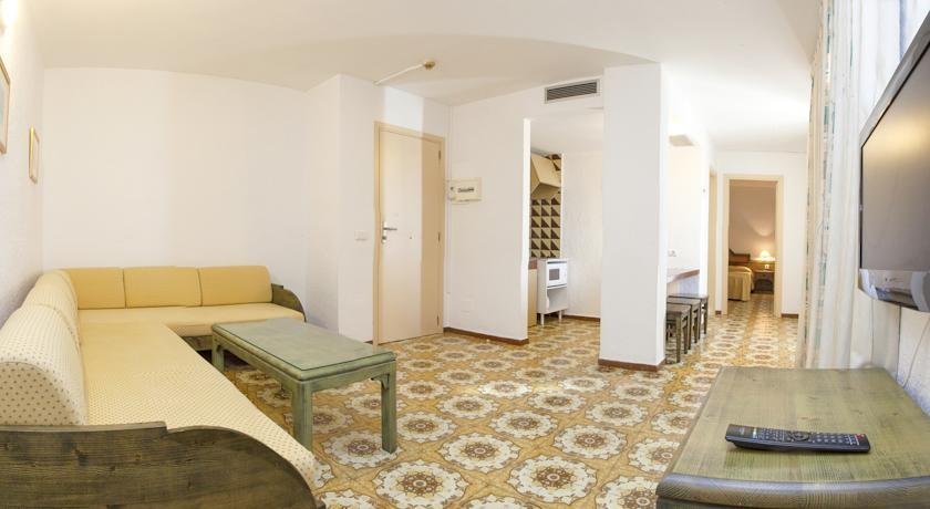 Фото Apartamentos Bon Lloc