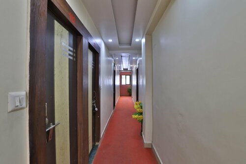 Гостиница Oyo 2427 Hotel Raj Palace в Ахмадабаде