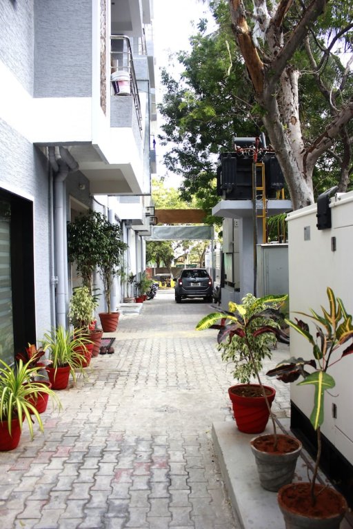 Фото Rithikha Inn Crest