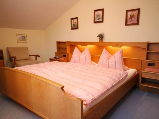 Фото Gaestehaus Bergwald