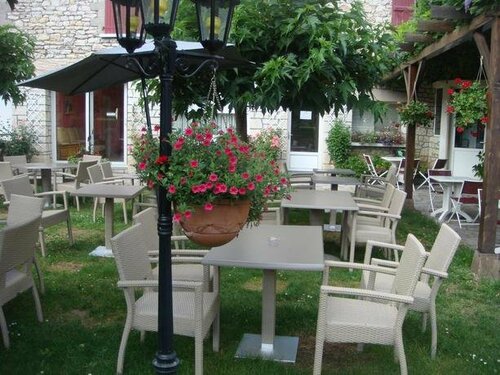 Внешний вид отеля Logis Hotel Grangier в Сен-Созях, фото 3