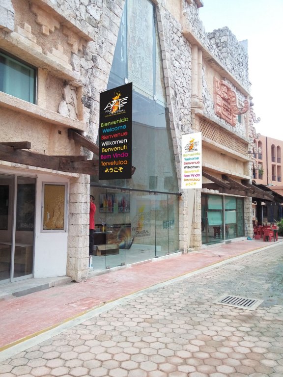 Фото отеля 1