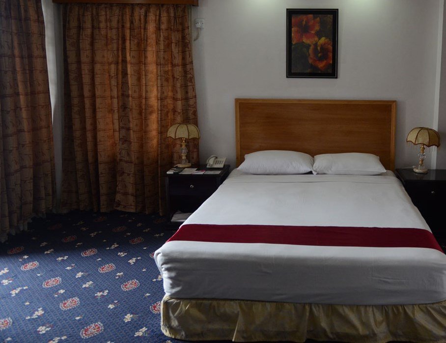 Фото Hotel Lake Breeze