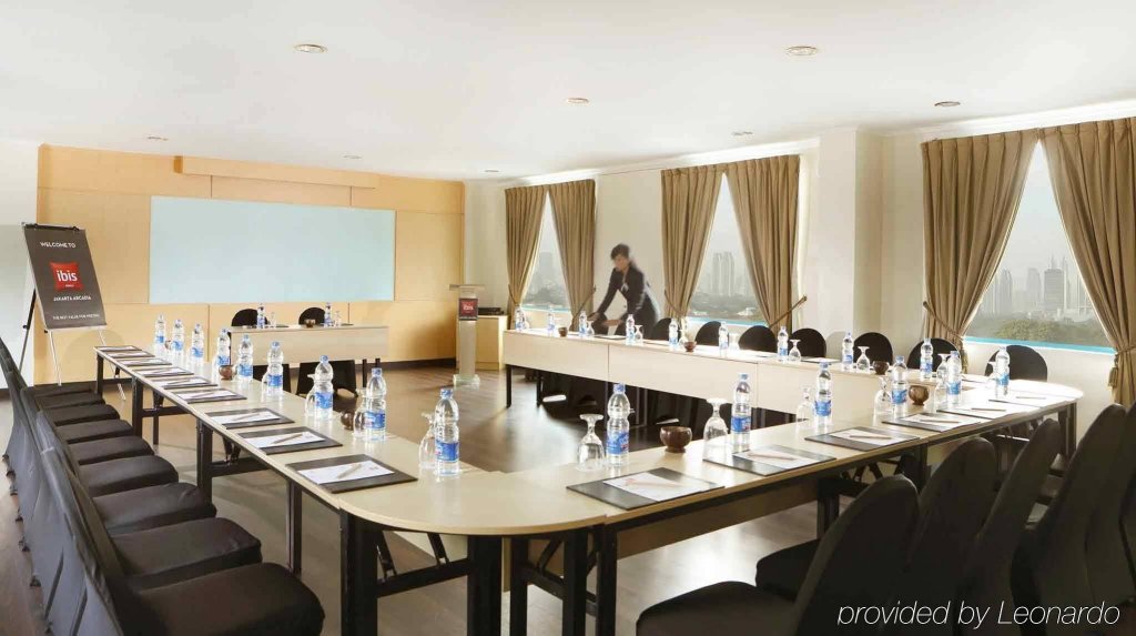 Фото Ibis Jakarta Arcadia