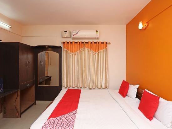 Фото Oyo 15443 Hotel Mega Palace