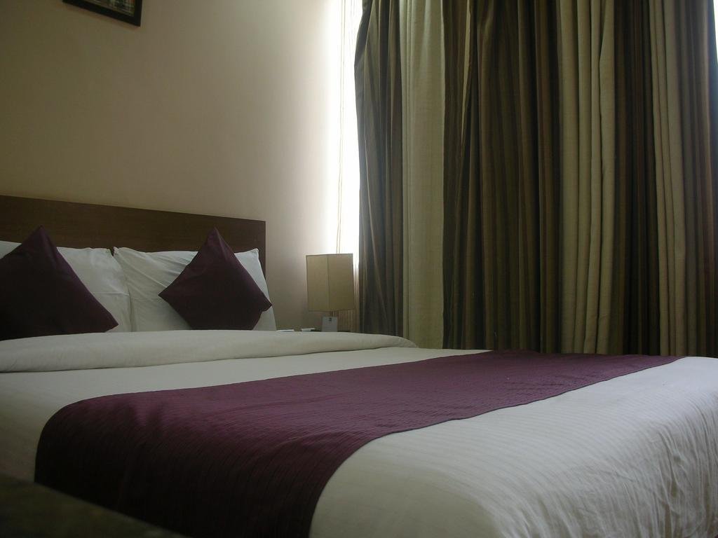 Фото Hyphen Business Hotel
