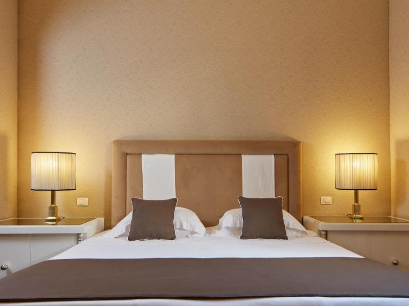 Фото Hotel Regency