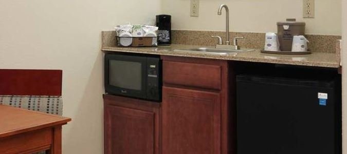 Фото Hampton Inn & Suites Ontario