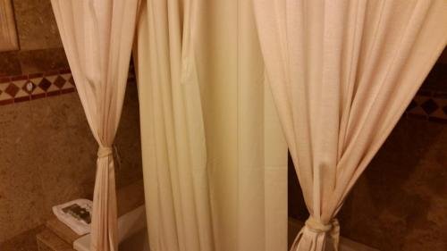 Фото Coconut Cove Resort and Marina