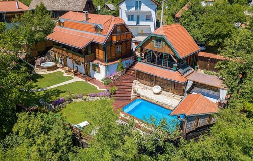 Гостиница Amazing Home in Zagreb With 3 Bedrooms, Wifi and Outdoor Swimming Pool