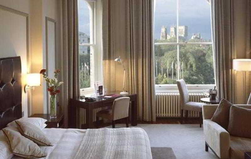 Фото Principal York