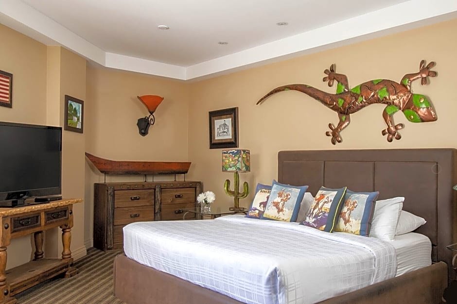 Фото Retro Suites Hotel