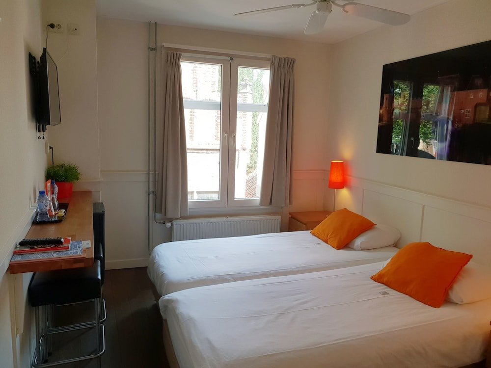 Фото Long John’s Hotel