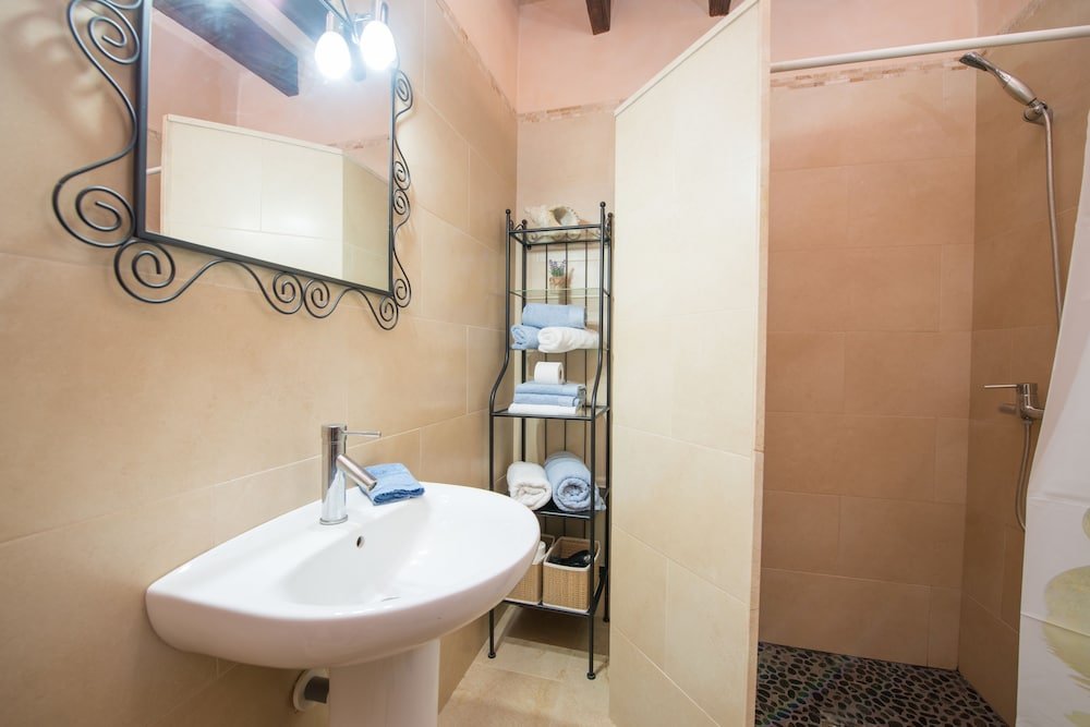 Фото Es Mitja Davall