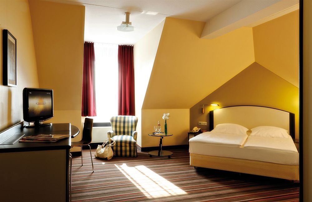 Фото Leonardo Hotel Köln