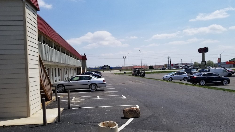 Фото Quality Inn & Suites Greenfield I-70