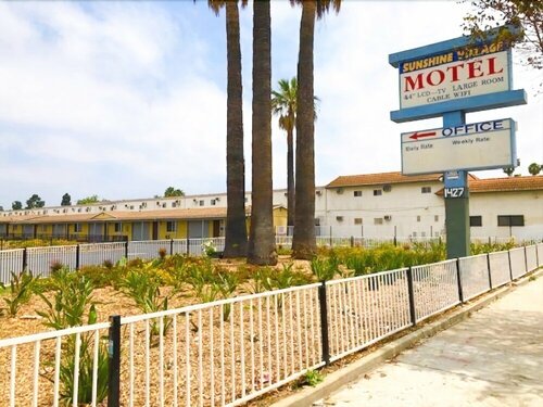 Гостиница Sunshine Village Motel в Санта-Ане