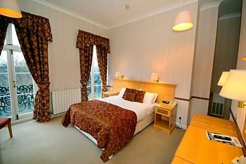 Гостиница The Crescent Hotel в Скарборо