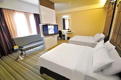 Фото The Sterling