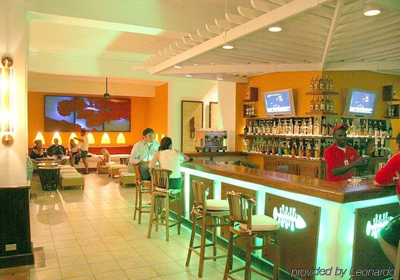 Фото Royal Decameron Cornwall Beach