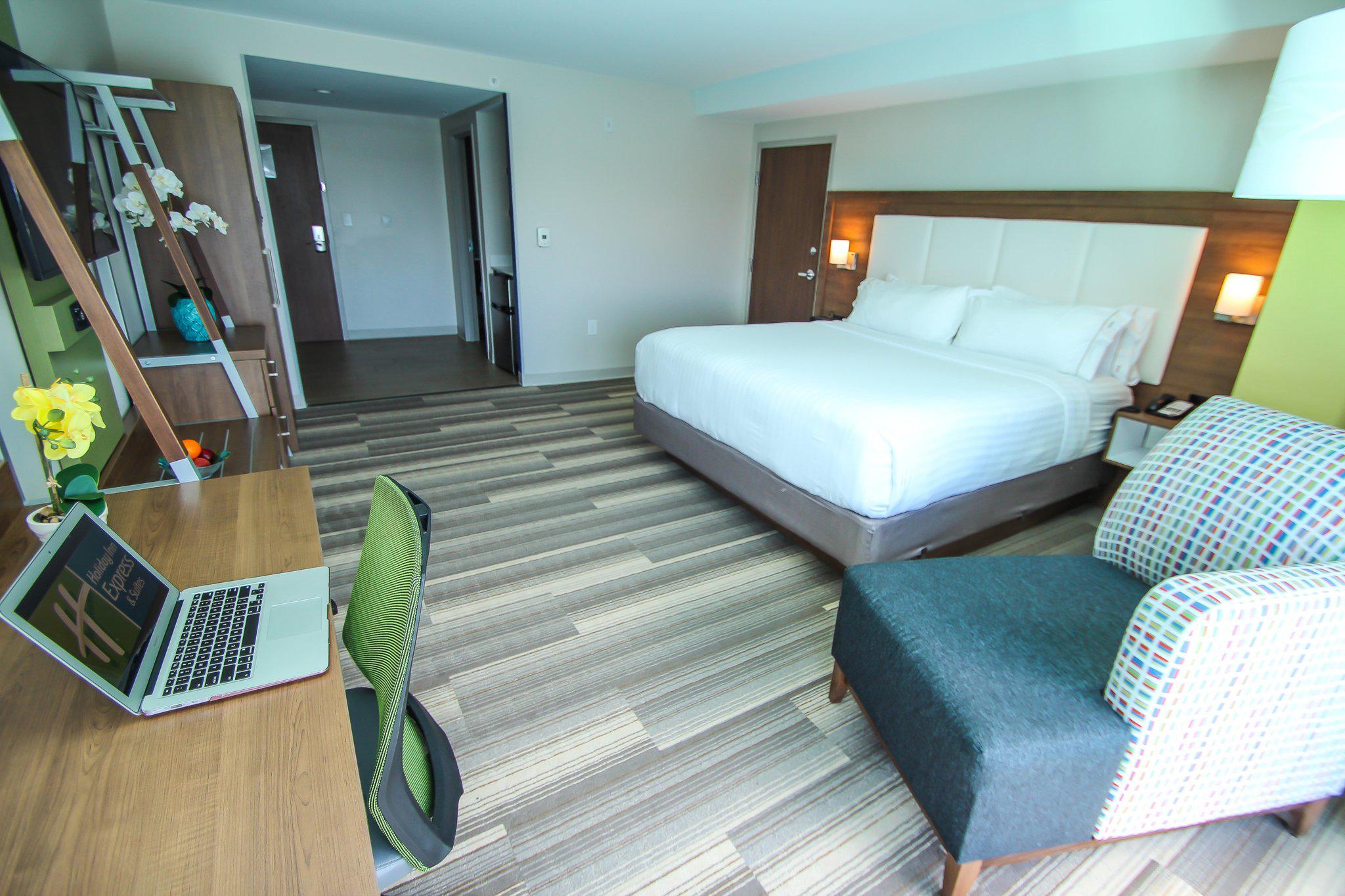 Фото Holiday Inn Express & Suites Miami Airport East, an Ihg Hotel