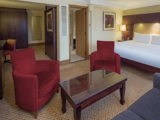 Фото DoubleTree by Hilton Bath