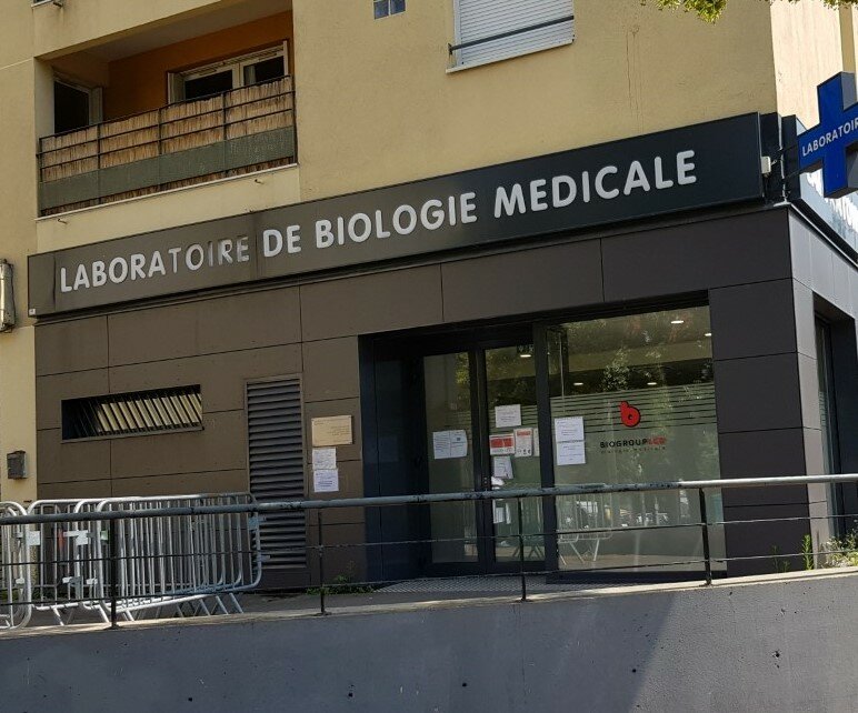 Medical laboratory Biogroup, Nanterre, photo