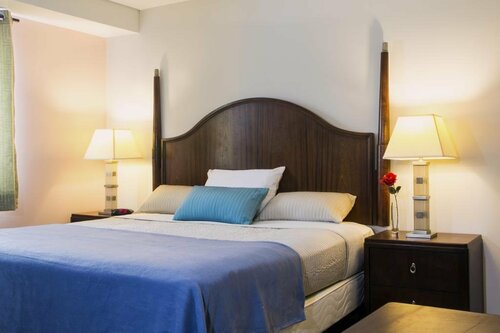Гостиница Chateau Suites