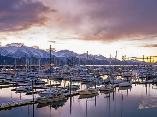 Фото Harbor 360 Hotel Seward