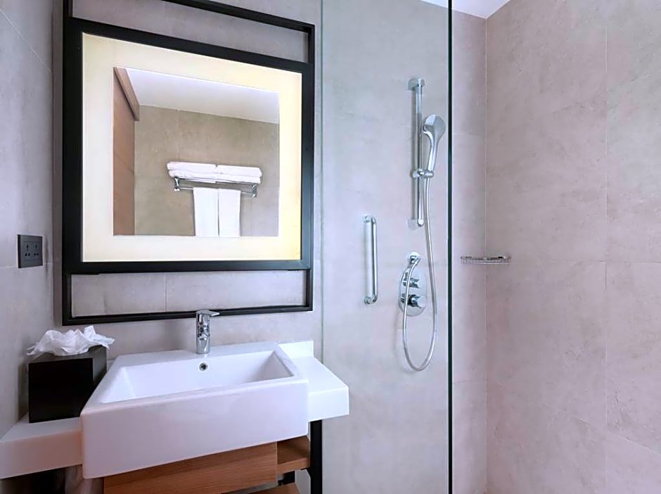 Фото Hilton Garden Inn Jakarta Taman Palem