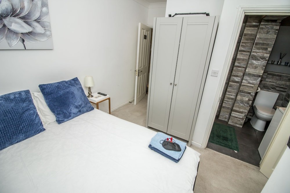 Фото Beautiful Rooms Near Excel Center