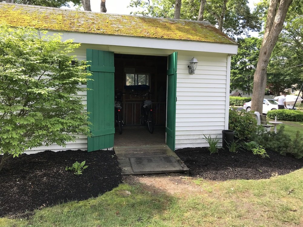 Фото Falmouth Heights Motor Lodge