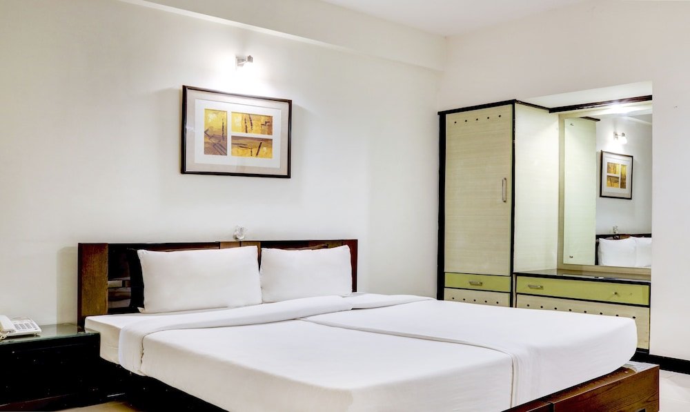 Фото Lazdana Hotel Bangalore