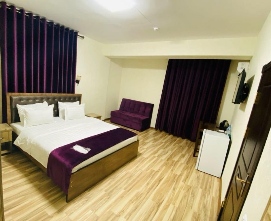 Фото Tourist Inn Hotel