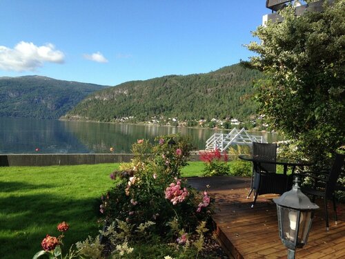 Гостиница Innvik Fjordhotel - Misjonheimen