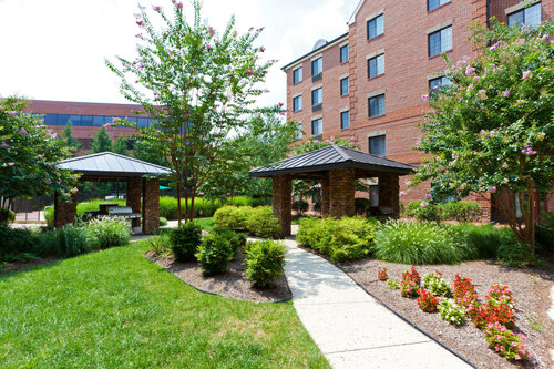 Гостиница Staybridge Suites Tysons McLean в Маклине