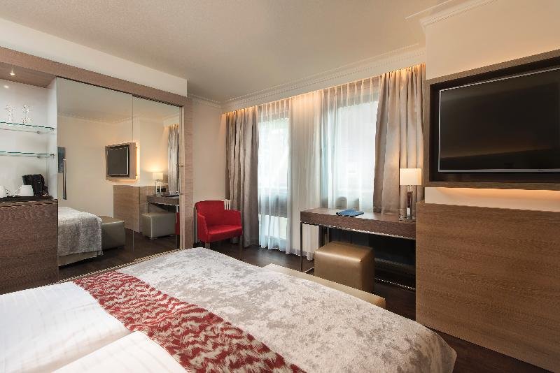 Фото Radisson Blu Badischer Hof Hotel, Baden-Baden